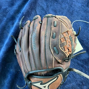 Brown Mizuno Power Close RH Pitcher's Baseball Glove 10" (Used)