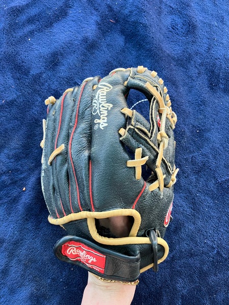 Black Rawlings Highlight Series RH Infield Baseball Glove 10.5" (Used)