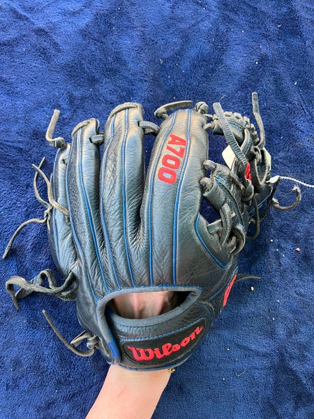 Black Wilson A700 RH Infield Baseball Glove 11.25" (Used)