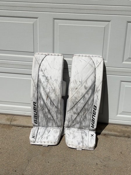 Large 2023 Bauer Vapor X5 Pro Goalie Leg Pads (Used)