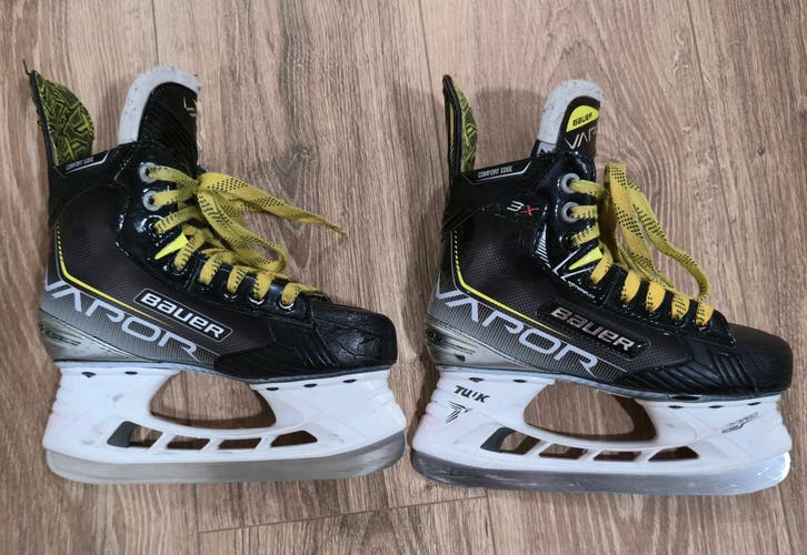 Bauer Vapor 3X Hockey Skates, Regular Width, Junior Size 2 (Used)