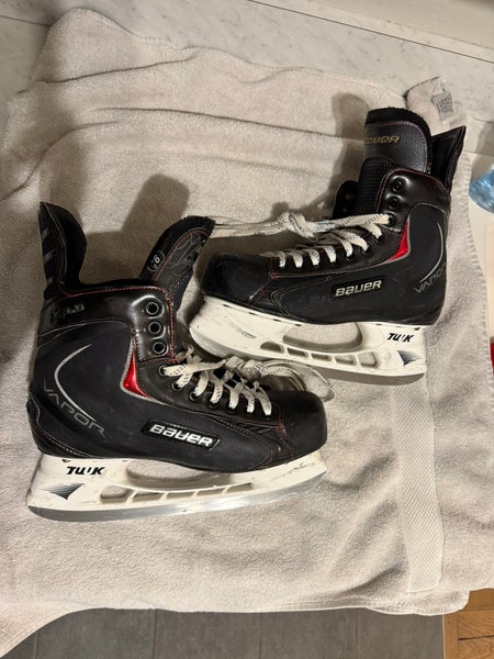 2009 Bauer Vapor X:60 Hockey Skates 9.5 (Used)