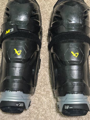 Intermediate Bauer Supreme M3 13" Shin Pads (Used)