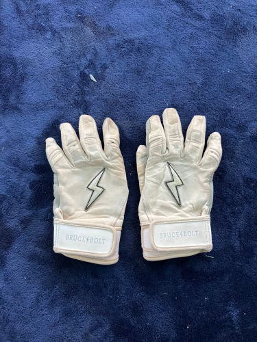 White Youth Medium Bruce Bolt Batting Gloves (Used)
