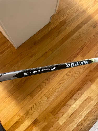 Senior Bauer Hyperlite 2 Regular Goalie Stick 25" Paddle (New)