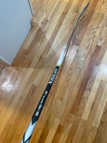 Senior Bauer Hyperlite 2 Regular Goalie Stick 26" Paddle (New)