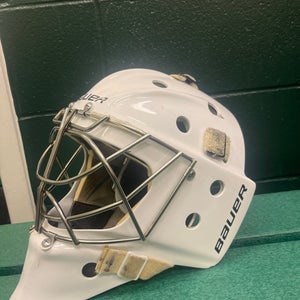 Senior Medium Bauer Profile 950 Goalie Mask (Used)