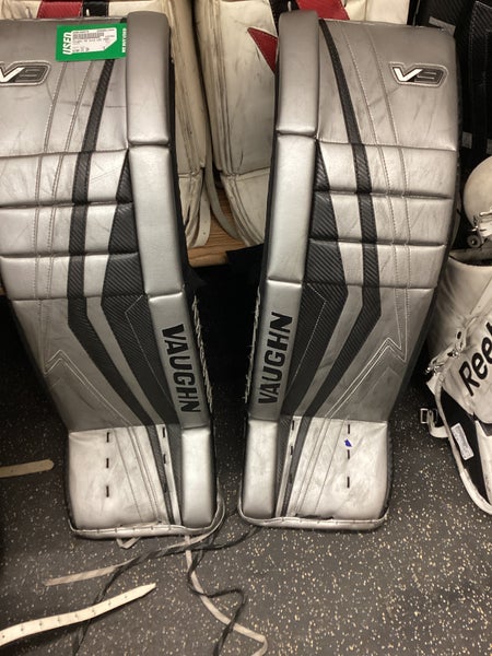 31" Vaughn V9 Goalie Leg Pads (Used)