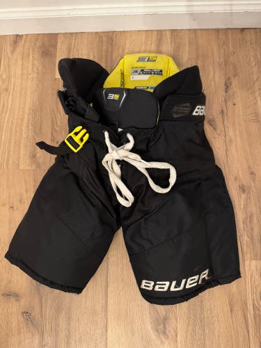 Junior Small Bauer Supreme 3S Pro Hockey Pants (Used)