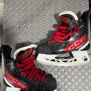 2023 CCM JetSpeed FT670 Hockey Skates Regular Width 6 (Used)