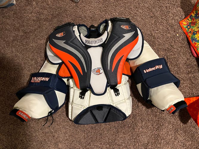 Large Vaughn V4 7600 Goalie Chest Protector (New)