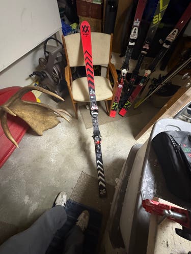 Volkl Racetiger GS 183 cm Racing Skis With Bindings Max Din 16 (Used)