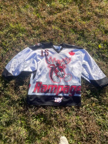 Red deer rampage White XL Men's Jersey (Used)