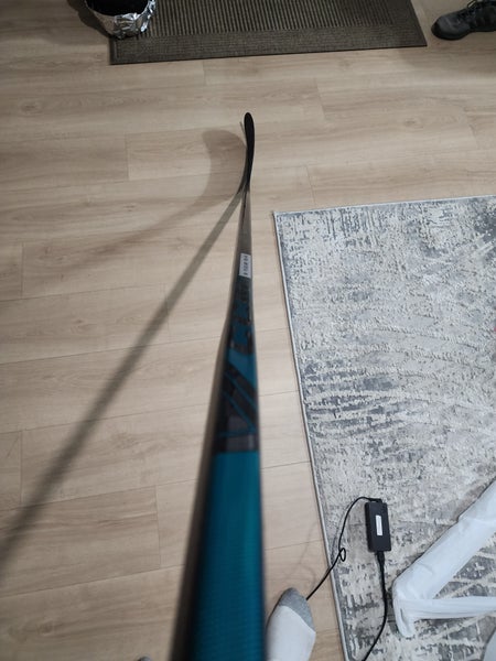 Senior CCM Vizion Right Handed Hockey Stick P28 (New)