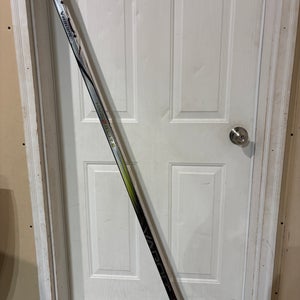 Senior Bauer Hyperlite 2 Right Handed Hockey Stick P92M (Used)