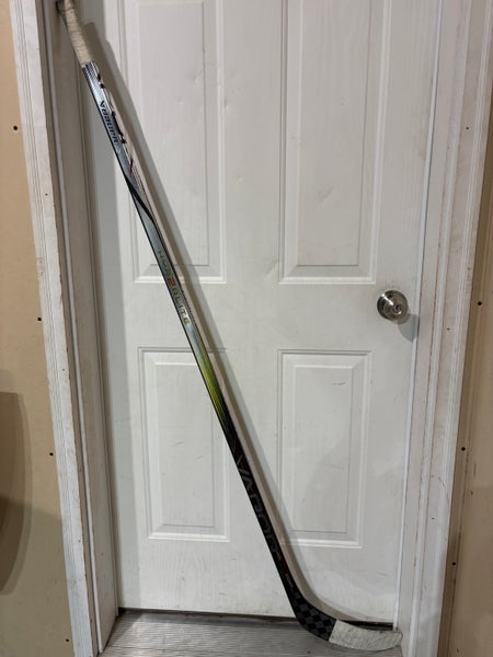 Senior Bauer Hyperlite 2 Right Handed Hockey Stick P92M (Used)
