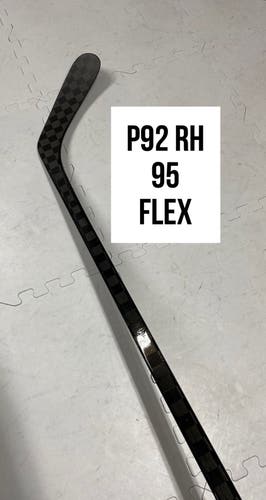 Senior(1x)Right P92 95 Flex ProBlackStock™ Unbranded Blackouts Pro Stock Nexus Hockey Sticks