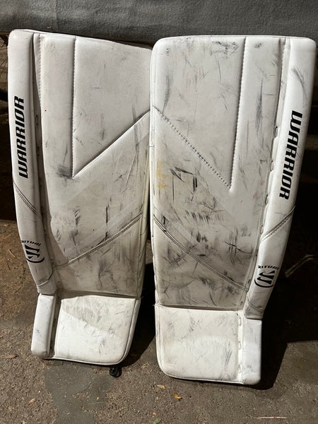 28” + 1” Warrior Ritual G6 E+ Jr Goalie Leg Pads