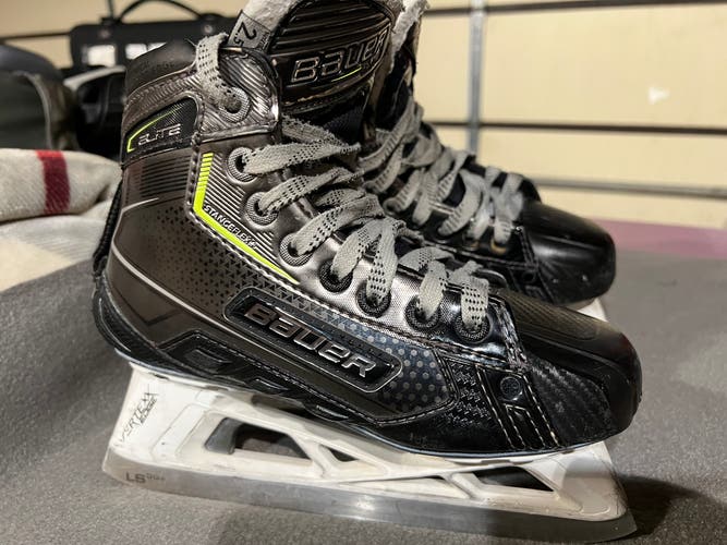 Bauer Elite Hockey Goalie Skates Jr 2.5 Extra Wide