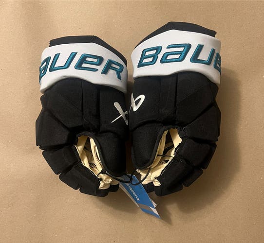 San Jose Sharks Black Cali Fin Bauer Hyperlite Gloves 15” VLASIC