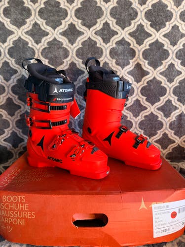 Brand New-2025 Atomic Redster CS 130 Ski Boots Size 28.5