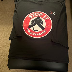 Black Medium Adult Unisex Bauer Jersey (Used)