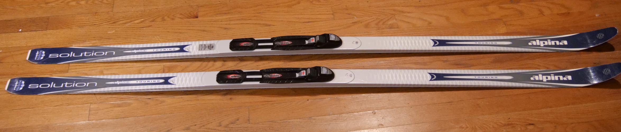 Touring Unisex Alpina Solution Cross Country Skis With Bindings (Used)
