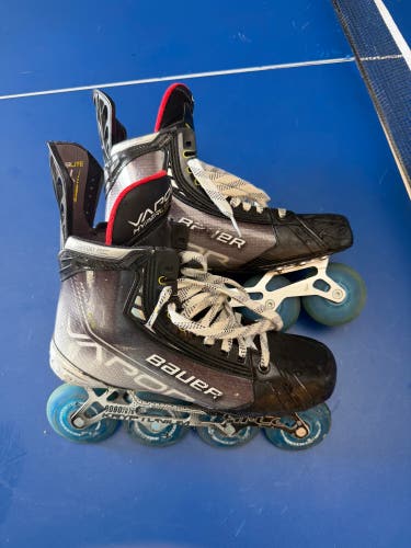 2023 Bauer Vapor Hyperlite Hockey Skates 8 (Used)