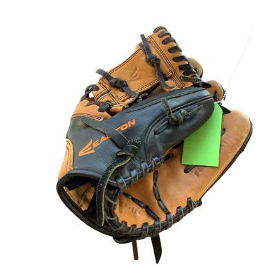 Used Easton FUTURE LEGEND BB/SB Glove RH Throw Black 11" 11479-S000407311