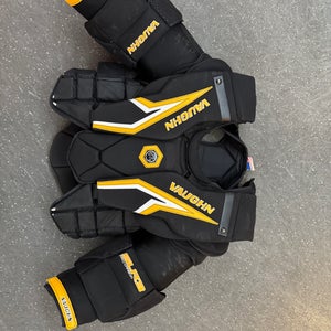 Large Vaughn SLR3 Pro Carbon Goalie Chest Protector Pro Stock (Used)