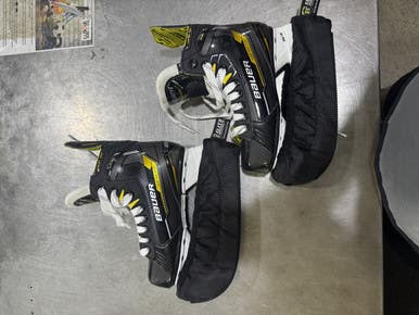 Used Bauer SUPREME M4 Youth Hockey Skate Youth 13.5 11605-S000209075