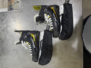 Used Bauer SUPREME M4 Youth Hockey Skate Youth 13.5 11605-S000209075