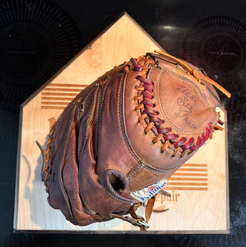 Nokona RH Catcher's Softball Glove 33.5" (Used)