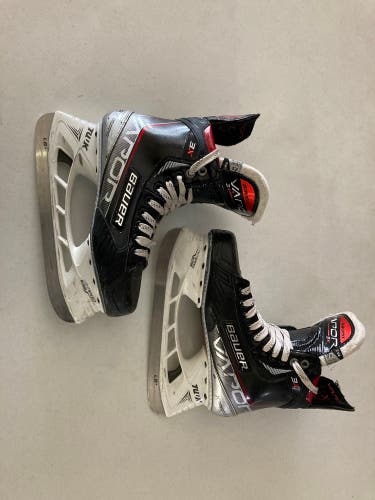 Senior Bauer Vapor 3X Hockey Skates 7.5 (Used)
