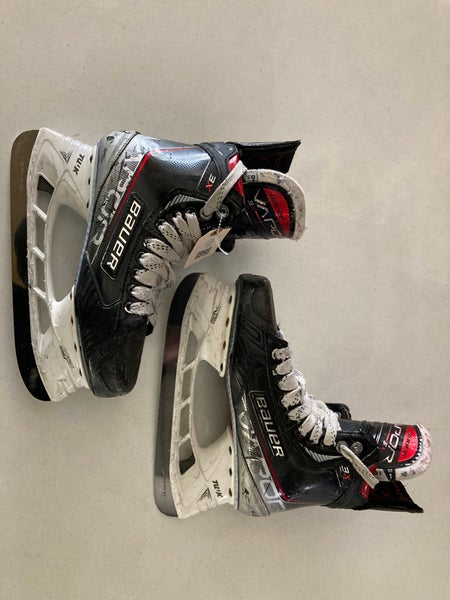 Intermediate Bauer Vapor 3X Hockey Skates 6.5 (Used)