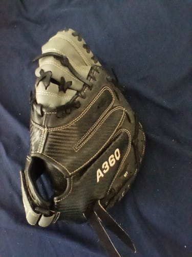 Wilson LH Catcher's A360 Baseball Glove 31.5" (Used)