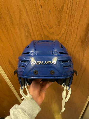 Medium Bauer Re-Akt 155 Helmet (Used)