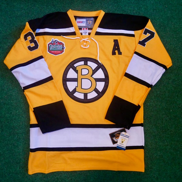 Patrice Bergeron Boston Bruins 2010 Winter Classic CCM NHL Jersey Size 50 Large