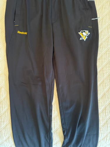 Pittsburgh Penguins Team Issued Black Large Men's Reebok Pants (New)
