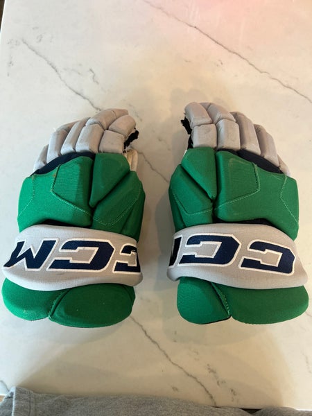 CCM D30 Gloves 13" (Used)