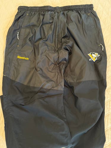 Pittsburgh Penguins Team Issued Black Large Men's Reebok Track Pants (New)