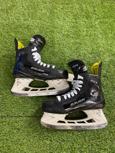 Intermediate Bauer Supreme Ignite Pro+ Hockey Skates  (Fit 1) Size 5 (Used)
