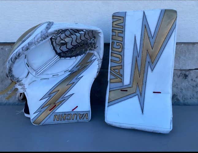 Vaughn Velocity V9 Pro Carbon Full Right Goalie Glove + Blocker Set