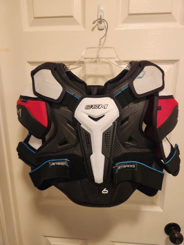 Large Senior CCM JETSPEED FT6 Shoulder Pads (Used)