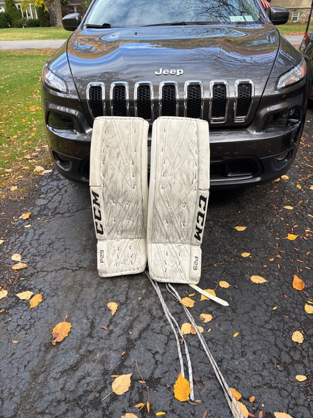 33" 2018 CCM Goalie Leg Pads (Used)