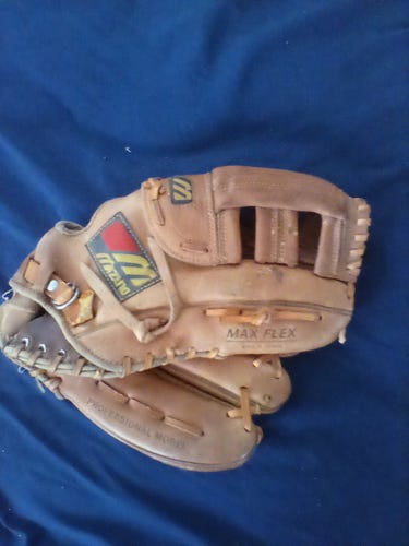Mizuno RH Infield Baseball Glove 11.5" (Used)