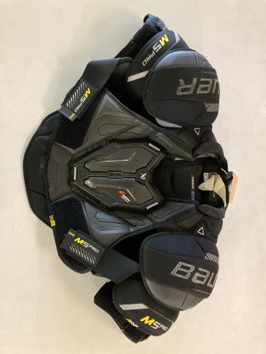 Large Senior Bauer Supreme M5 Pro Shoulder Pads (Used)