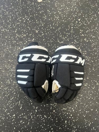 Used CCM TACKS 4R2 Youth Gloves Black 8" 11849-S000033008