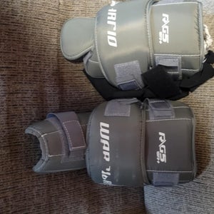 Warrior Sr R/G5 Sr + knee pads