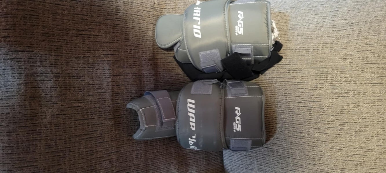 Warrior Sr R/G5 Sr + knee pads